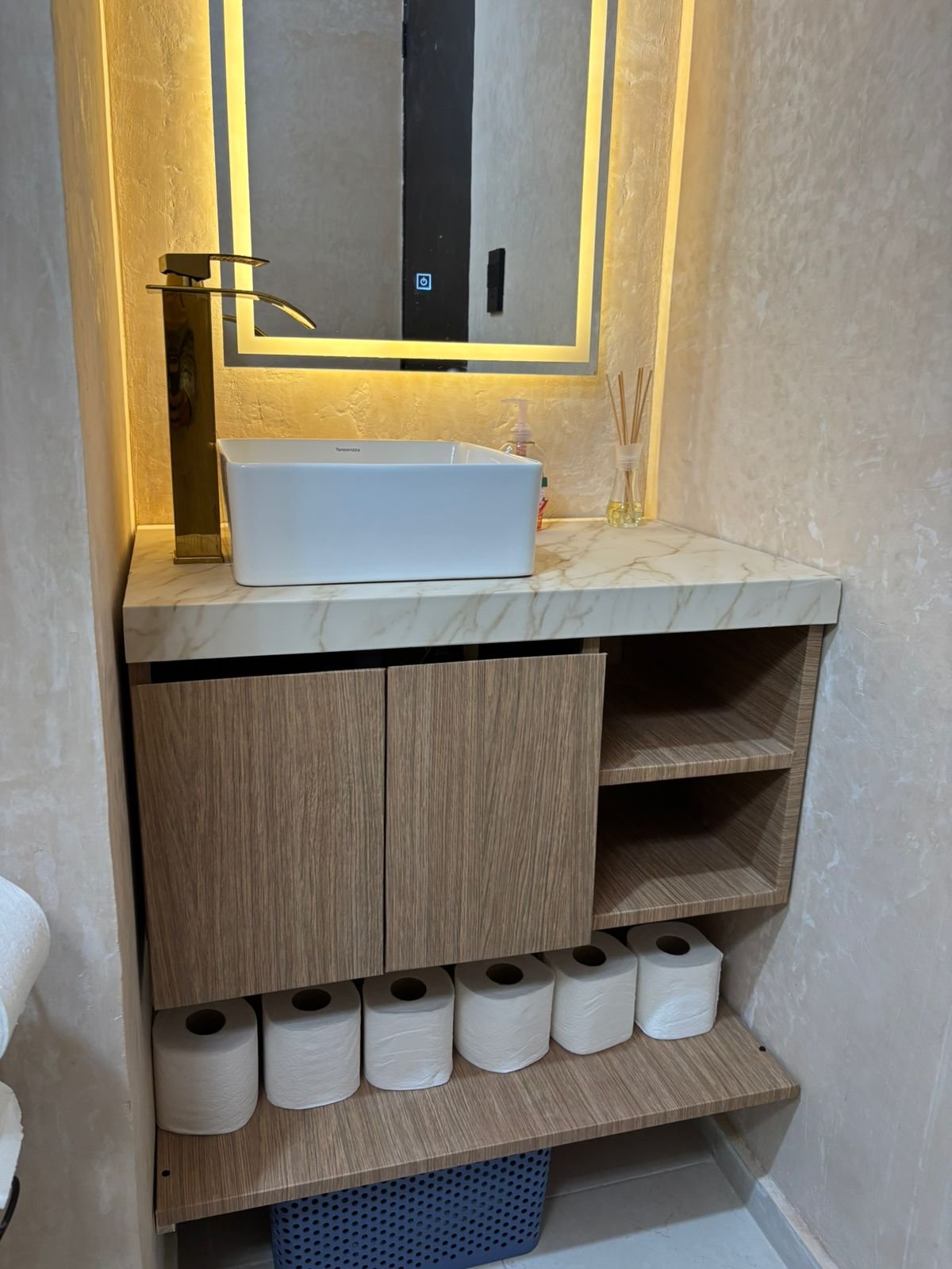 Mueble de baño flotante modelo NEFTALI