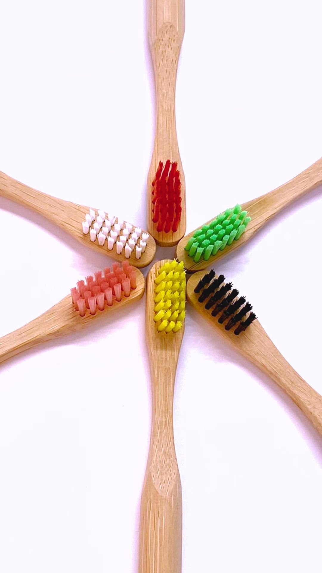 Cepillos dentales de bambú 